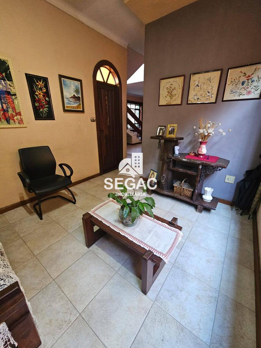 Casa, Nova Suíssa, 3 Quartos, 5 Vagas, 1 Suíte