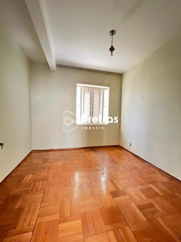 Casa, Centro, 4 Quartos, 3 Vagas, 2 Suítes