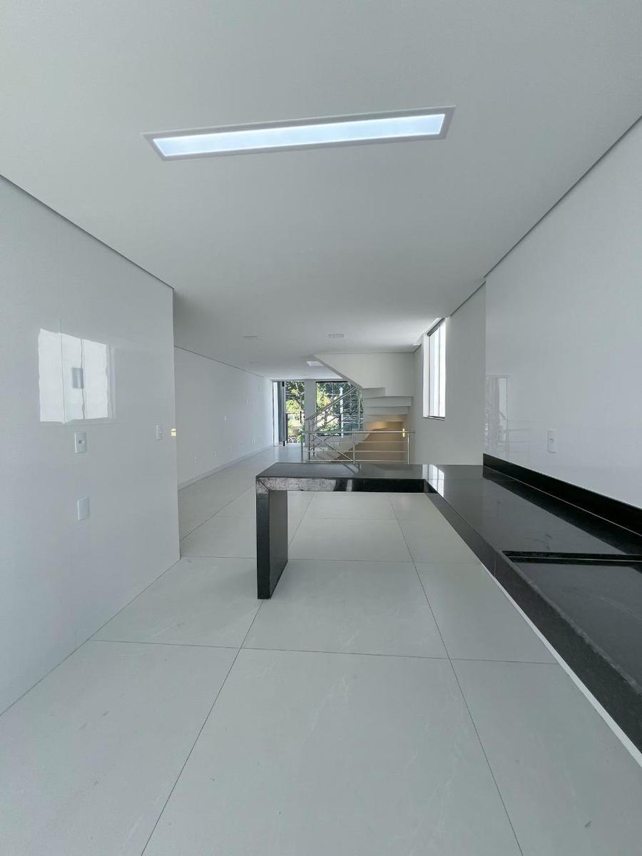 Casa, Planalto, 3 Quartos, 4 Vagas, 3 Suítes