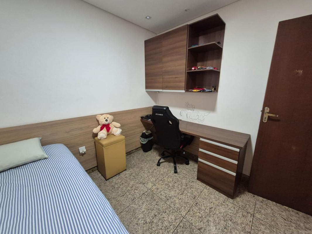 Casa, Eldorado, 3 Quartos, 4 Vagas, 1 Suíte