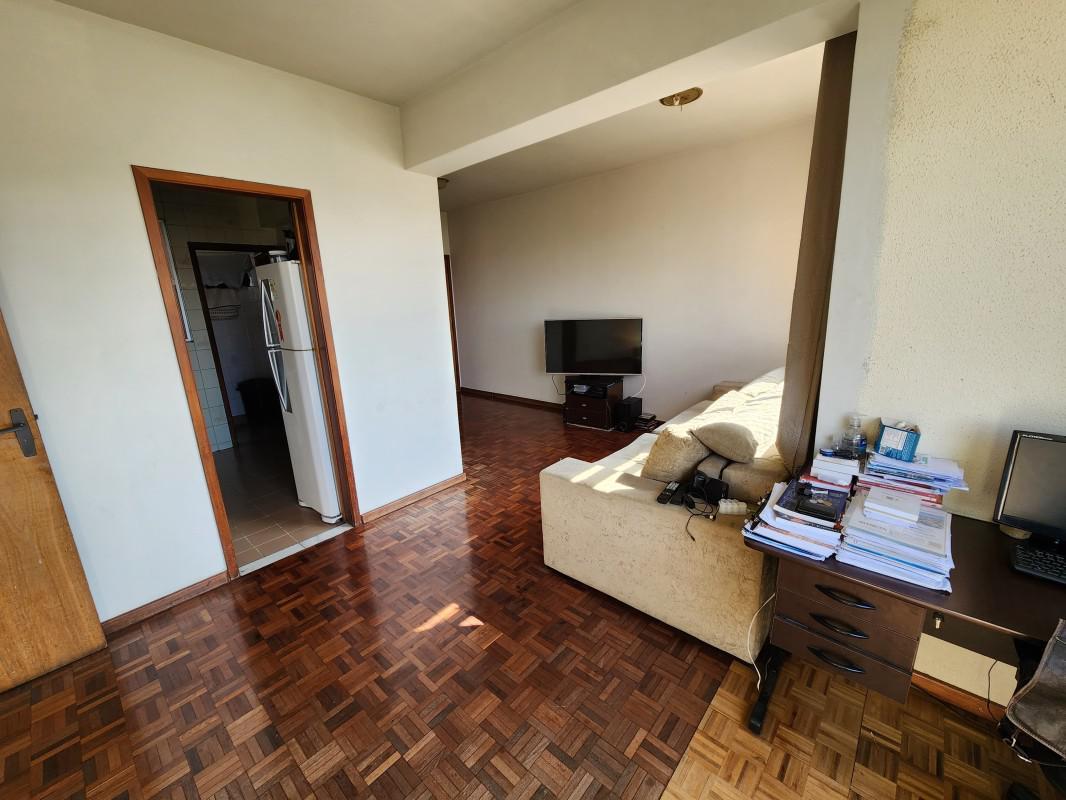 Apartamento, Floresta, 2 Quartos, 1 Vaga