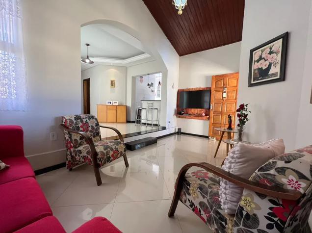 Casa, Planalto, 2 Quartos, 3 Vagas, 2 Suítes