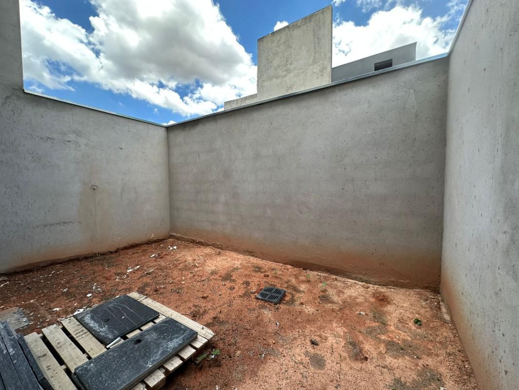 Casa, Monte Verde, 2 Quartos, 2 Vagas, 1 Suíte