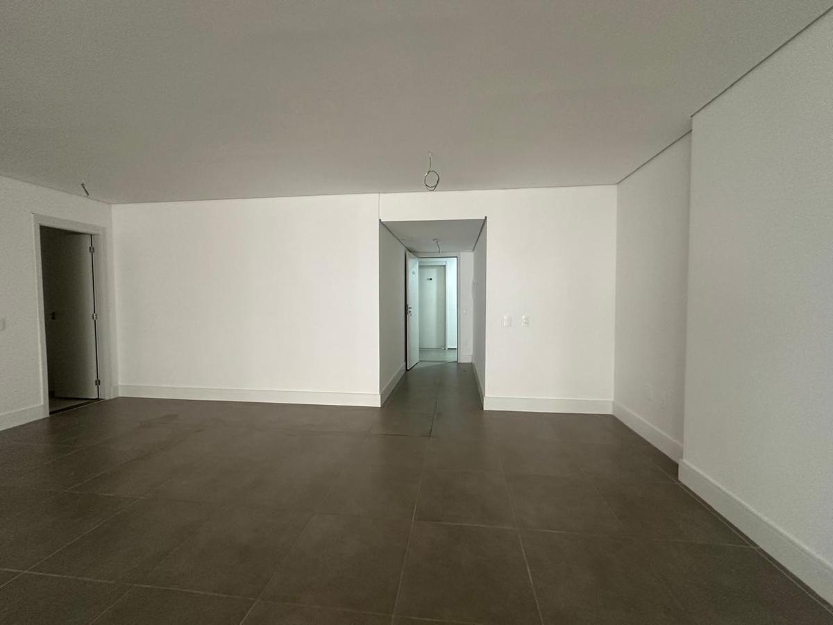 Sala, Lourdes, 1 Quarto, 0 Vaga