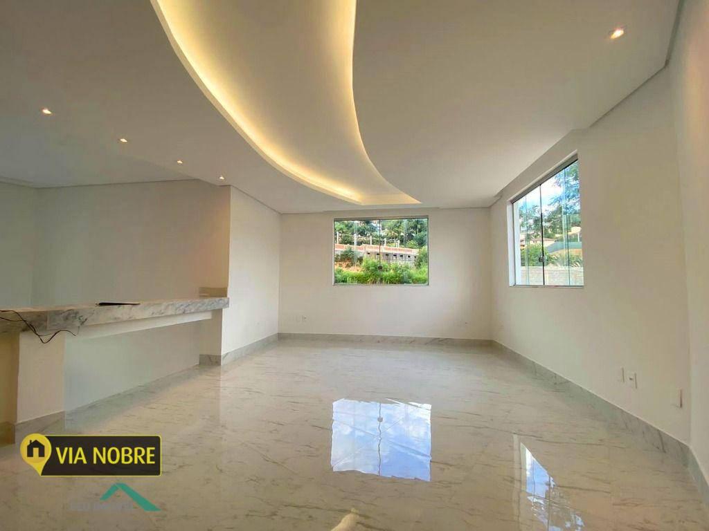 Casa, Estoril, 3 Quartos, 4 Vagas, 1 Suíte