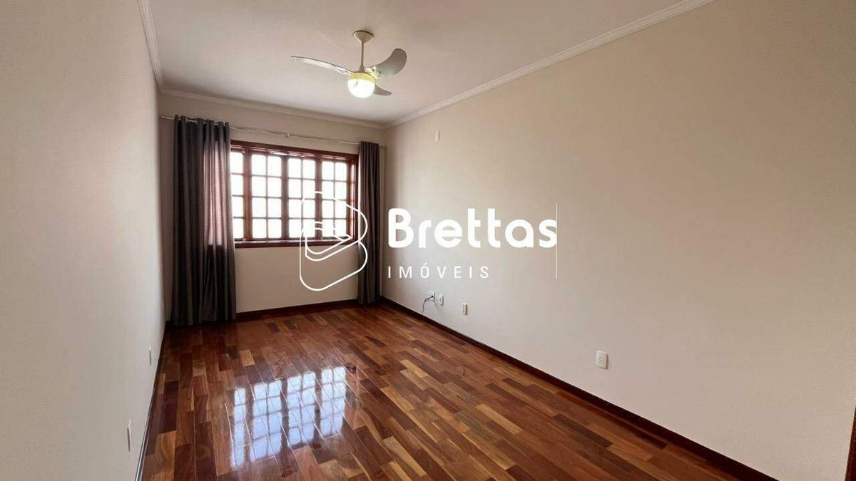 Casa, Centro, 5 Quartos, 2 Vagas, 2 Suítes