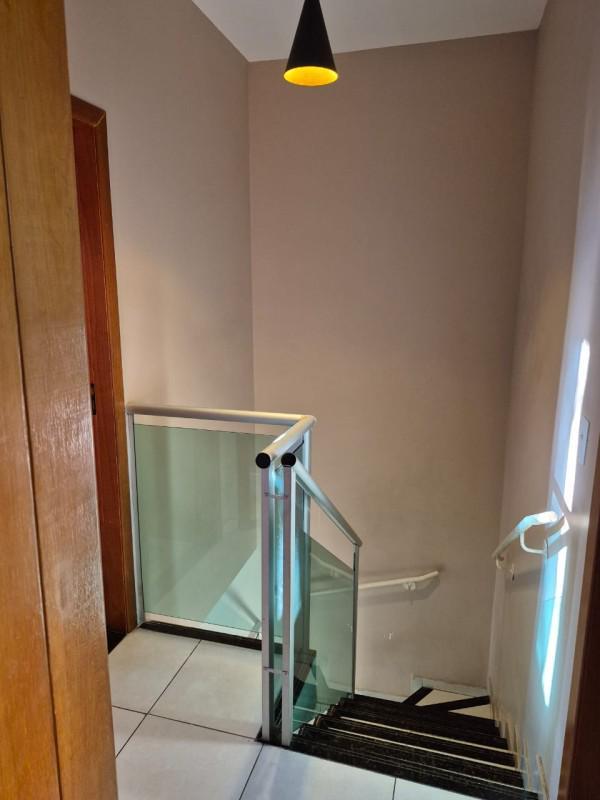 Casa, Cabral, 3 Quartos, 2 Vagas, 1 Suíte