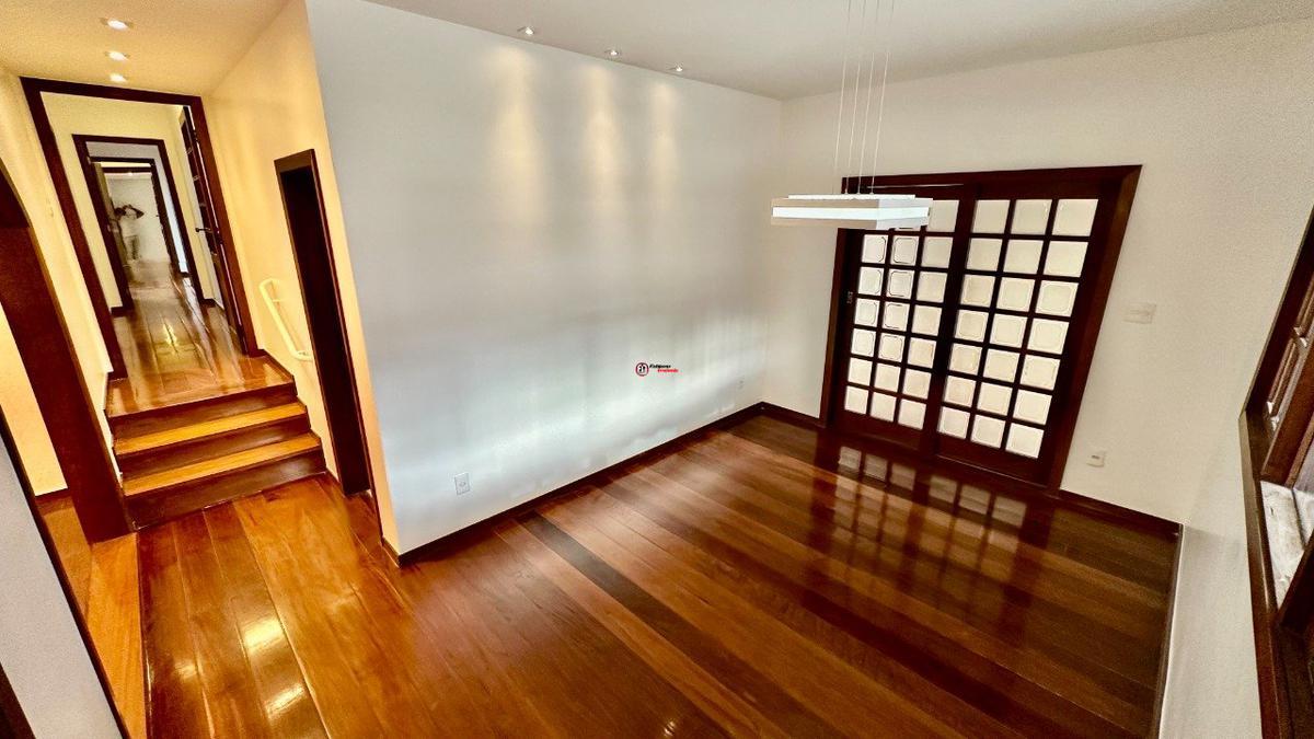 Casa, Itapoã, 3 Quartos, 4 Vagas, 1 Suíte