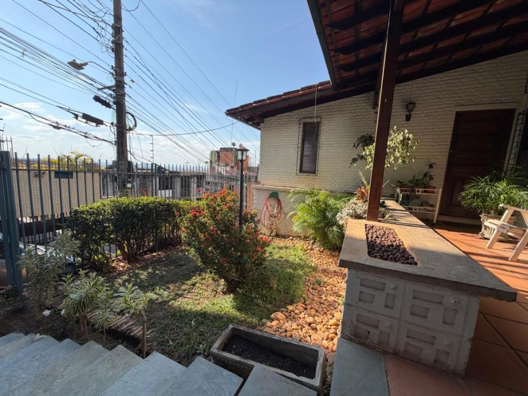 Casa, São Lucas, 3 Quartos, 2 Vagas, 1 Suíte