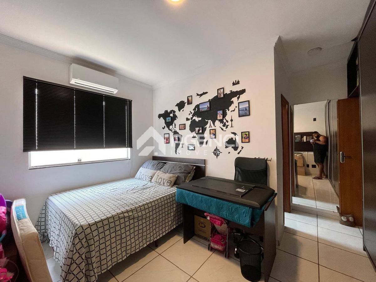 Casa, Parque Xangri-lá, 2 Quartos, 0 Vaga, 2 Suítes