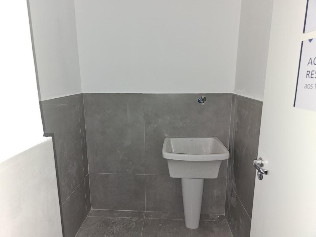 Andar, Savassi, 0 Quarto, 4 Vagas