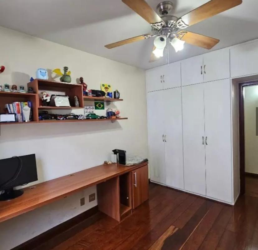Casa, Castelo, 4 Quartos, 3 Vagas, 2 Suítes