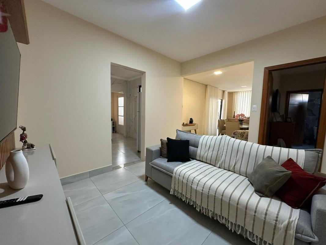 Casa, Barreiro, 2 Quartos, 2 Vagas, 1 Suíte