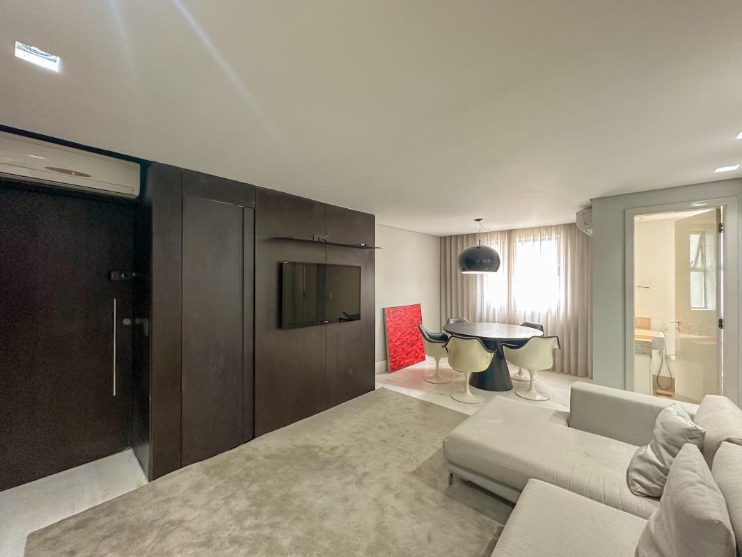 Cobertura, Funcionários, 2 Quartos, 2 Vagas, 2 Suítes