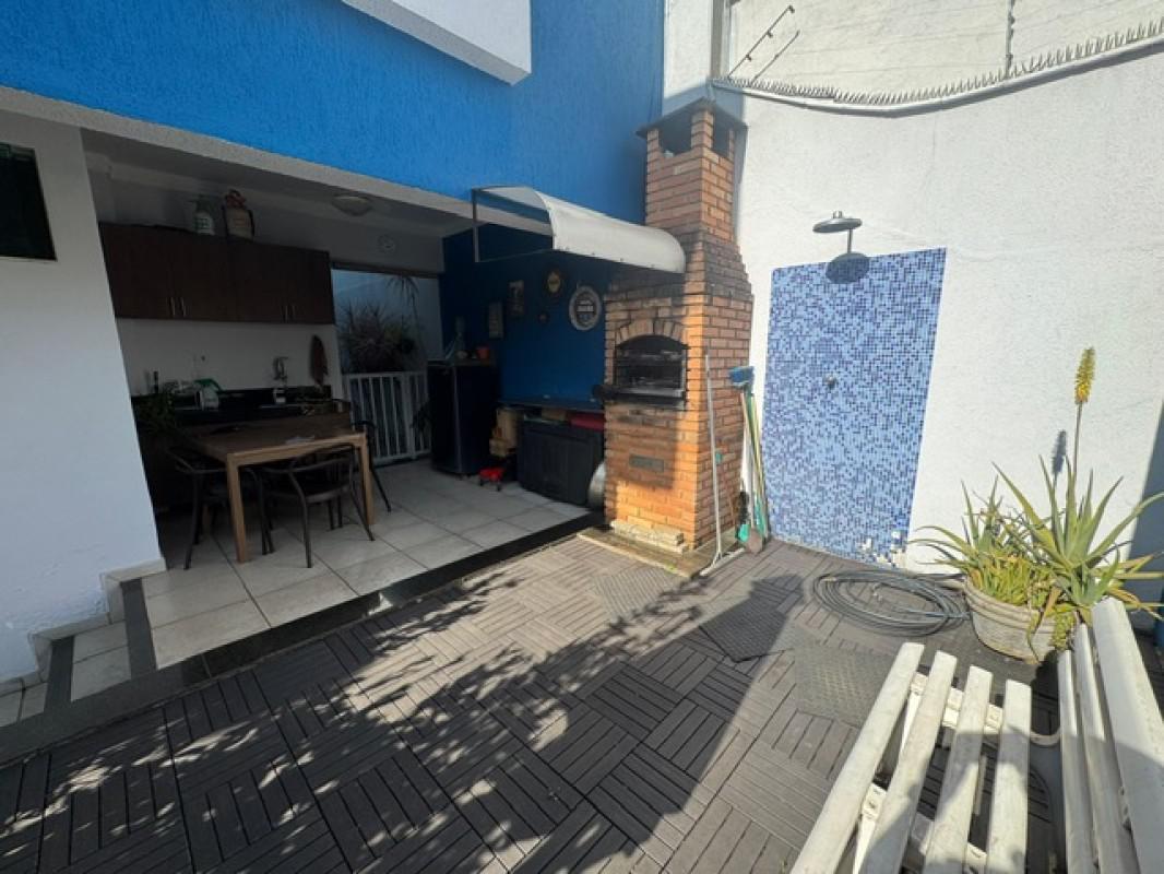 Casa, Castelo, 4 Quartos, 3 Vagas, 1 Suíte