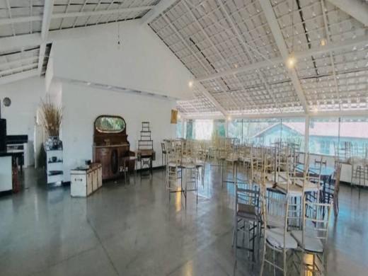Casa, São Luiz (pampulha), 1 Quarto, 1 Vaga, 2 Suítes
