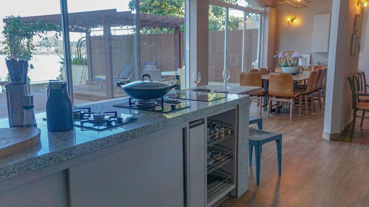 Casa, Alphaville - Lagoa dos Ingleses, 4 Quartos, 3 Vagas, 4 Suítes