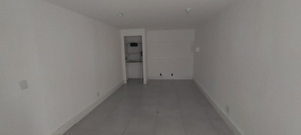 Andar, Savassi, 0 Quarto, 0 Vaga