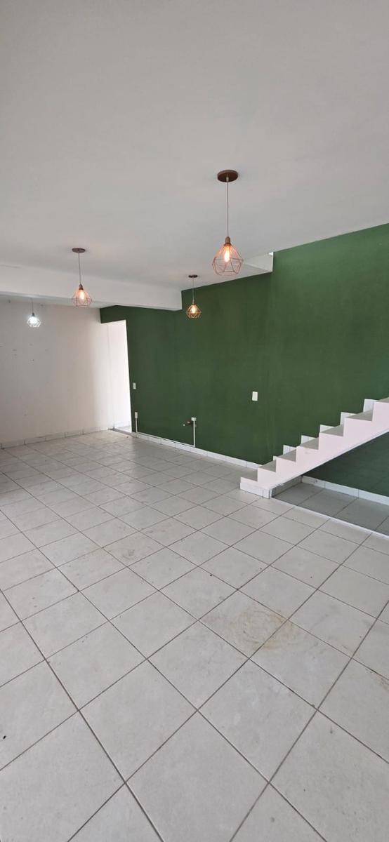 Prédio, Tropical, 0 Quarto, 12 Vagas