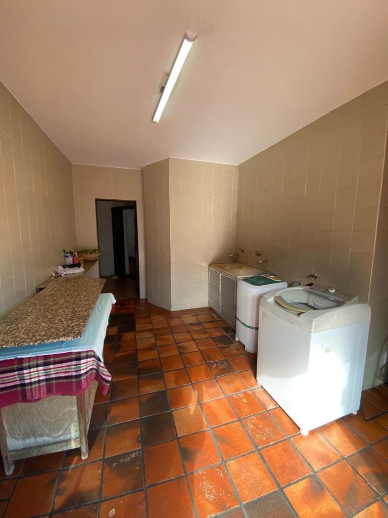 Casa, Castelo, 5 Quartos, 4 Vagas, 1 Suíte