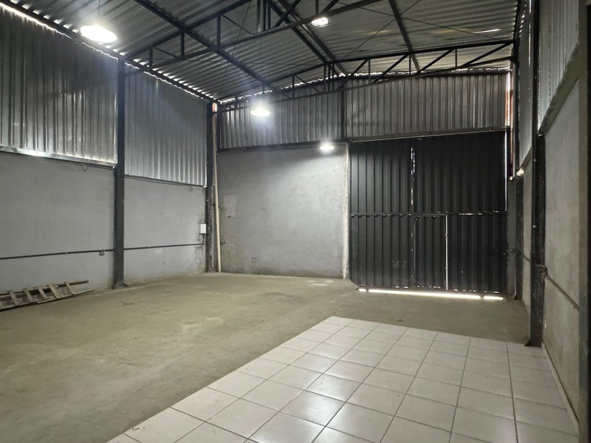 Galpão, Europa, 0 Quarto, 0 Vaga