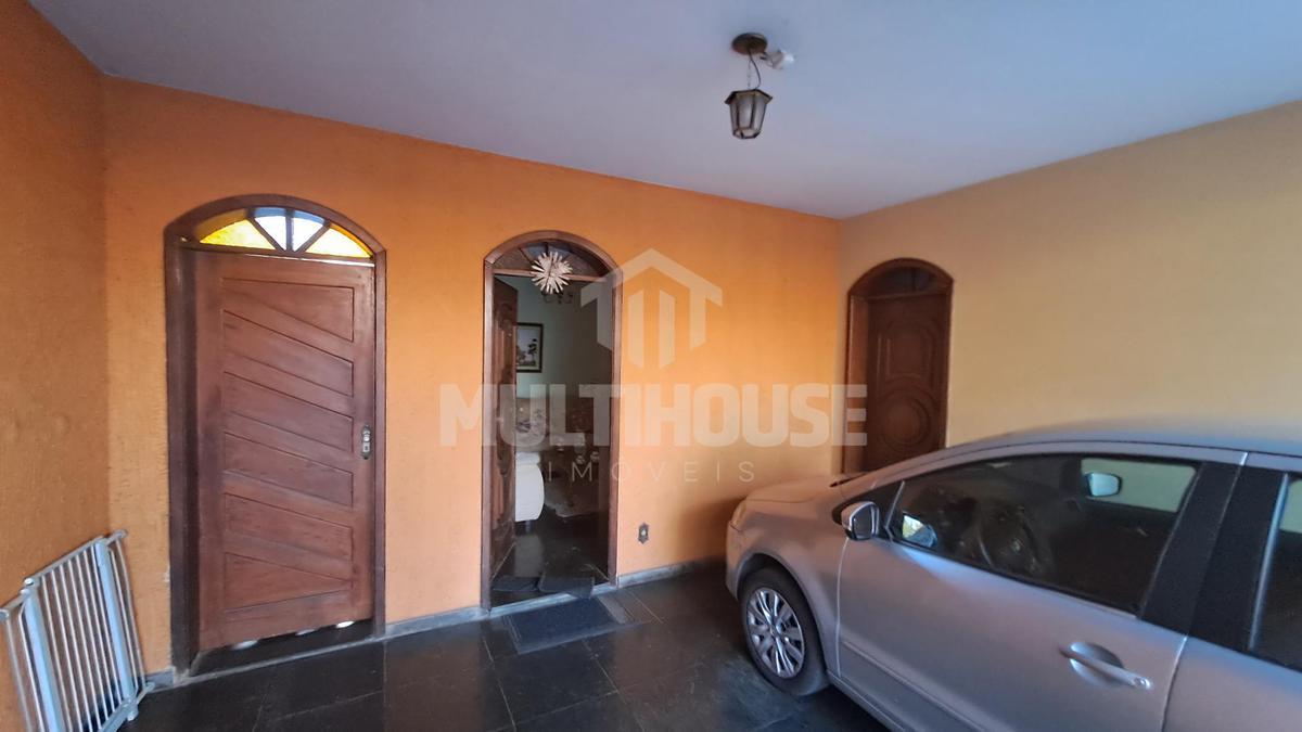 Casa, Vila Clóris, 3 Quartos, 4 Vagas, 1 Suíte