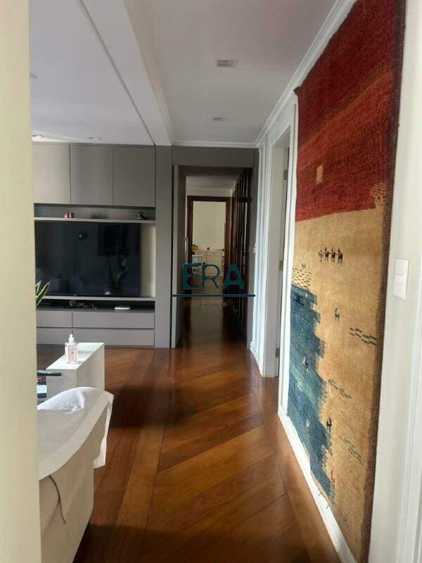 Apartamento, Funcionários, 0 Quarto, 4 Vagas, 3 Suítes