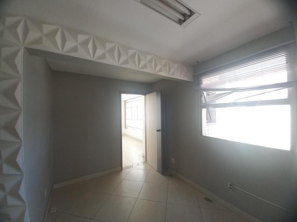Sala, Barro Preto, 0 Quarto, 0 Vaga