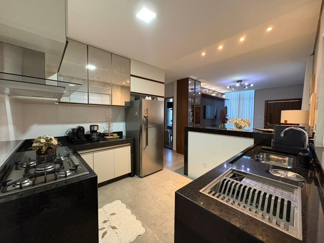 Casa, Masterville, 3 Quartos, 5 Vagas, 1 Suíte