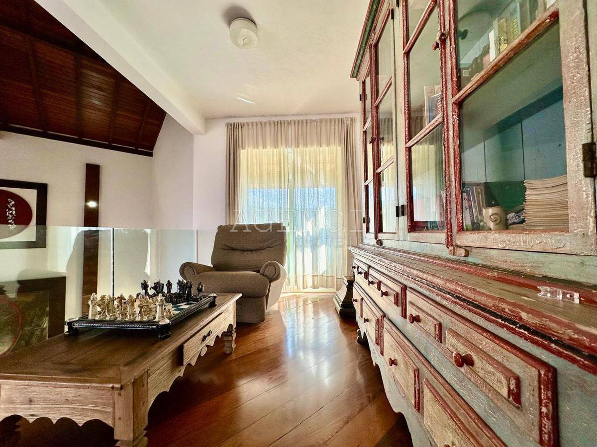 Casa, Jardim Canadá, 5 Quartos, 0 Vaga, 1 Suíte