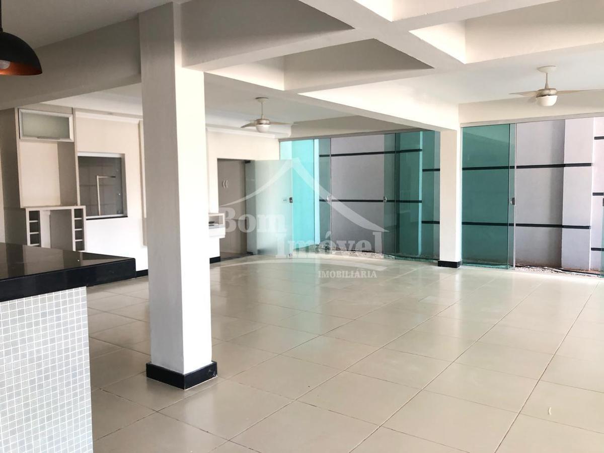 Casa, Centro, 2 Quartos, 2 Vagas, 1 Suíte