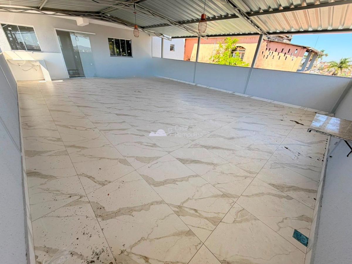 Casa, Europa, 3 Quartos, 3 Vagas, 1 Suíte