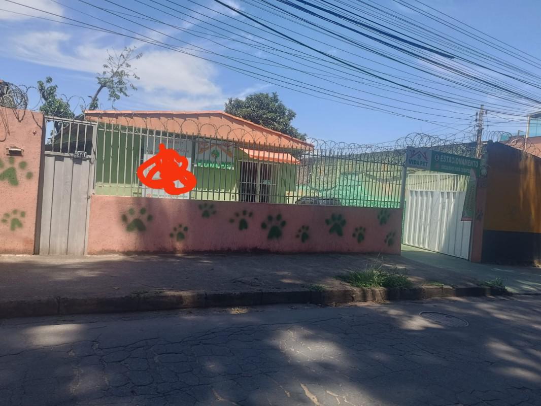 Casa, Cinquentenário, 2 Quartos, 0 Vaga