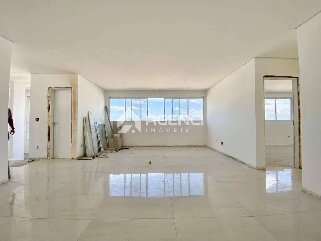 Apartamento, Cabral, 5 Quartos, 0 Vaga, 2 Suítes