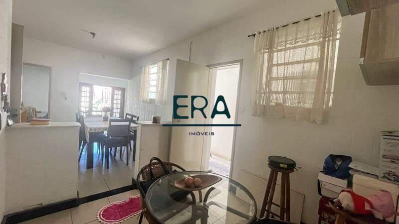 Casa, Nova Granada, 3 Quartos, 2 Vagas, 1 Suíte