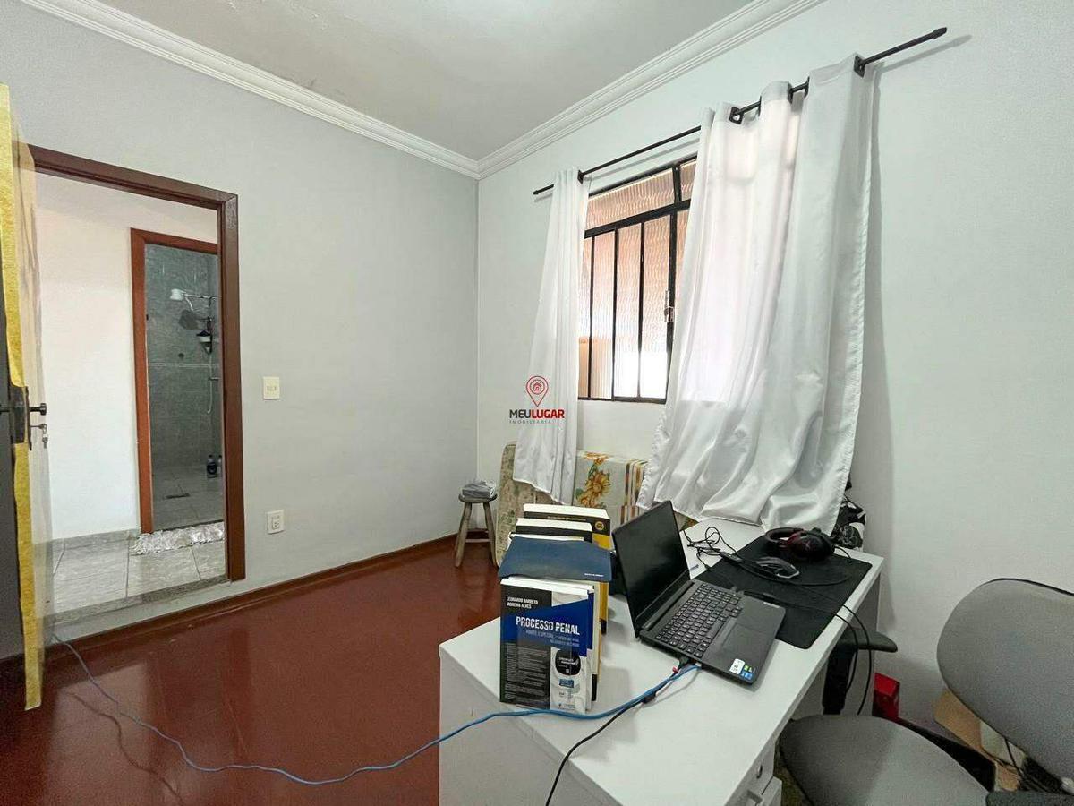 Casa, Barreiro, 3 Quartos, 4 Vagas, 1 Suíte