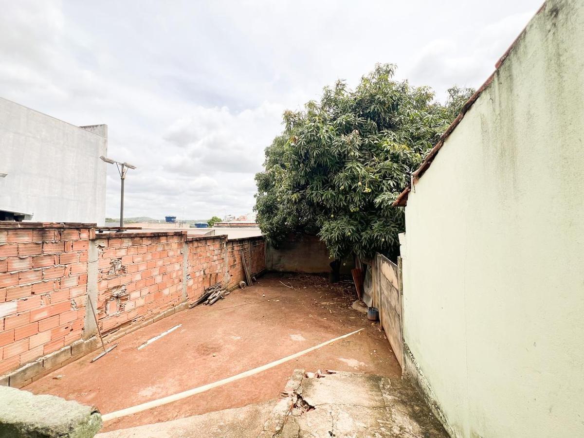 Casa, Pedra Azul, 2 Quartos, 2 Vagas