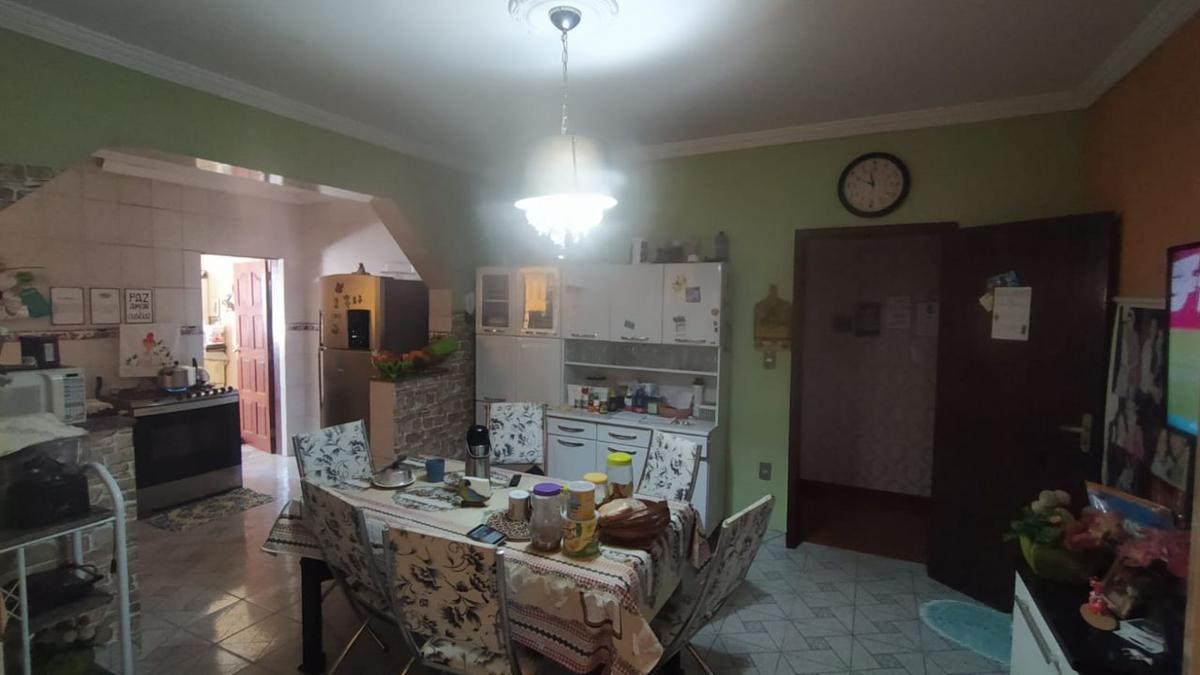 Casa, Nacional, 4 Quartos, 2 Vagas, 1 Suíte