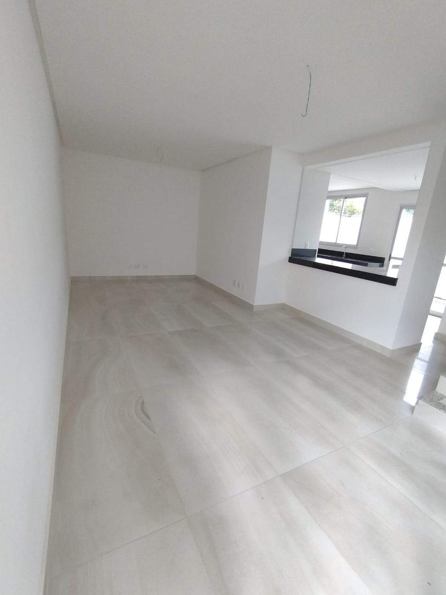 Casa, Centro, 3 Quartos, 2 Vagas, 1 Suíte