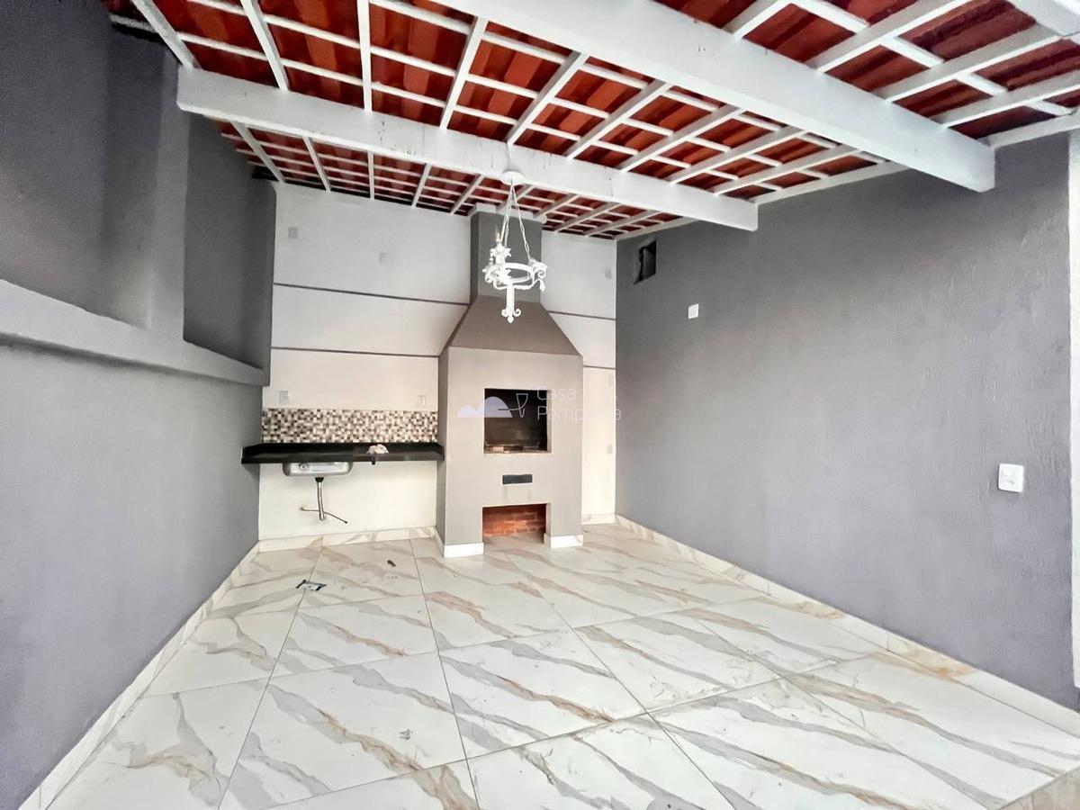 Casa, Santa Branca, 6 Quartos, 4 Vagas, 1 Suíte