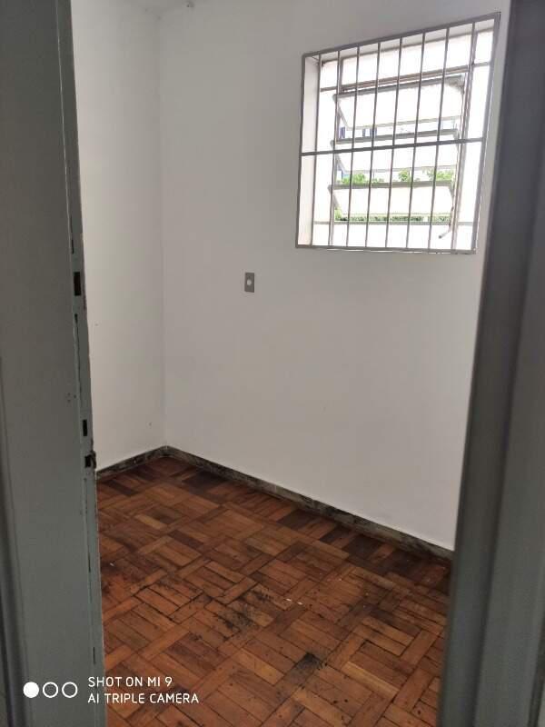 Casa Comercial, Funcionários, 0 Quarto, 0 Vaga