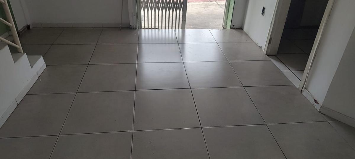 Andar, Santa Cruz, 1 Quarto, 0 Vaga