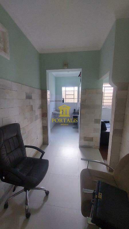 Casa, Floresta, 3 Quartos, 0 Vaga, 2 Suítes