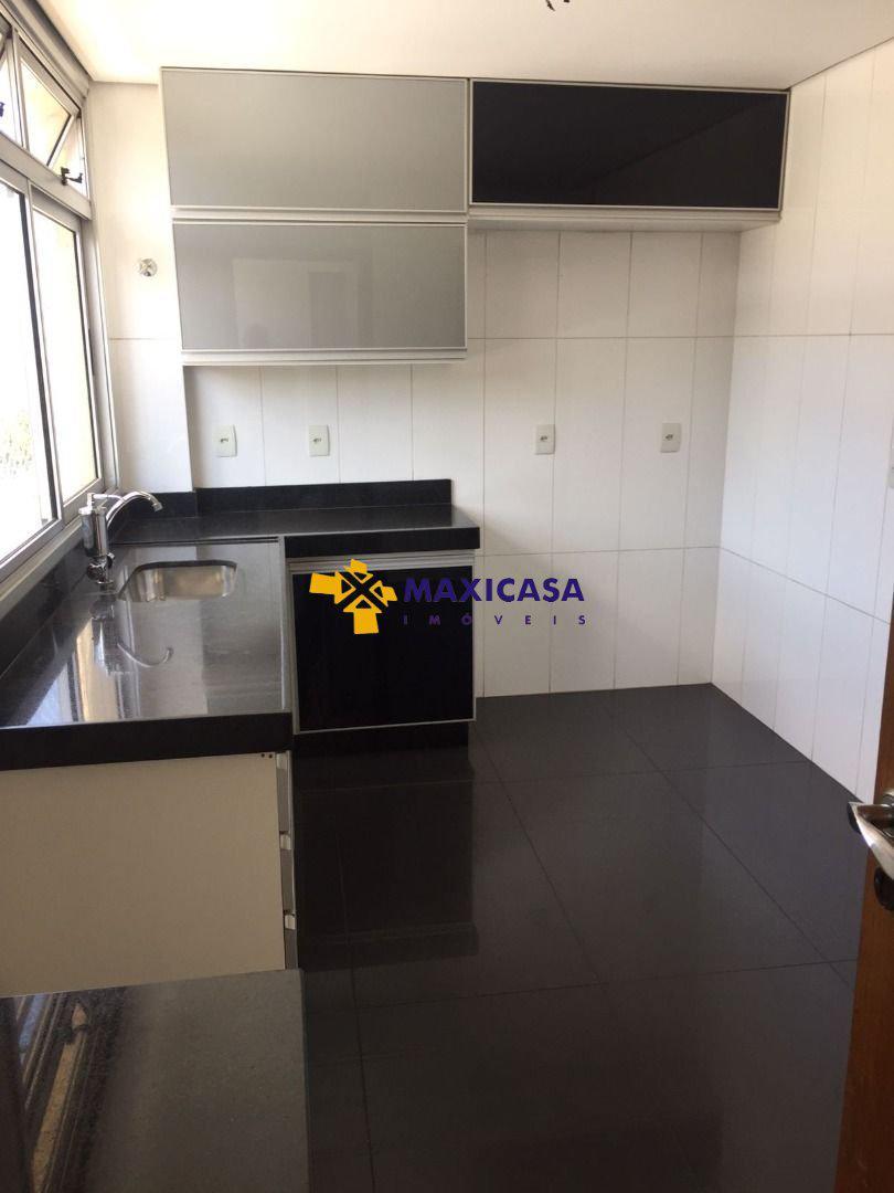 Apartamento, São José, 4 Quartos, 0 Vaga, 2 Suítes