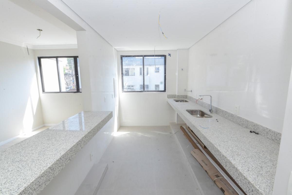 Apartamento, Sagrada Família, 3 Quartos, 2 Vagas, 1 Suíte