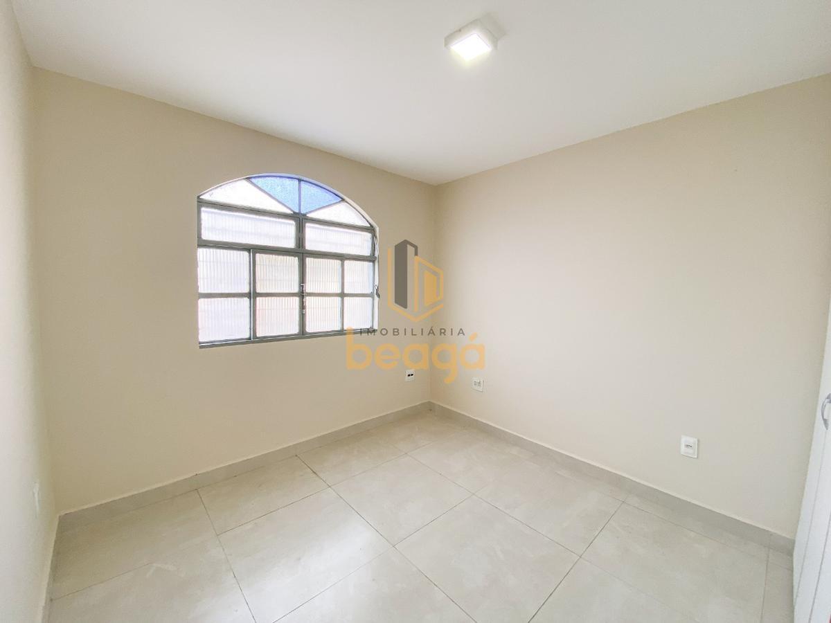 Casa, Santa Terezinha, 3 Quartos, 4 Vagas, 1 Suíte