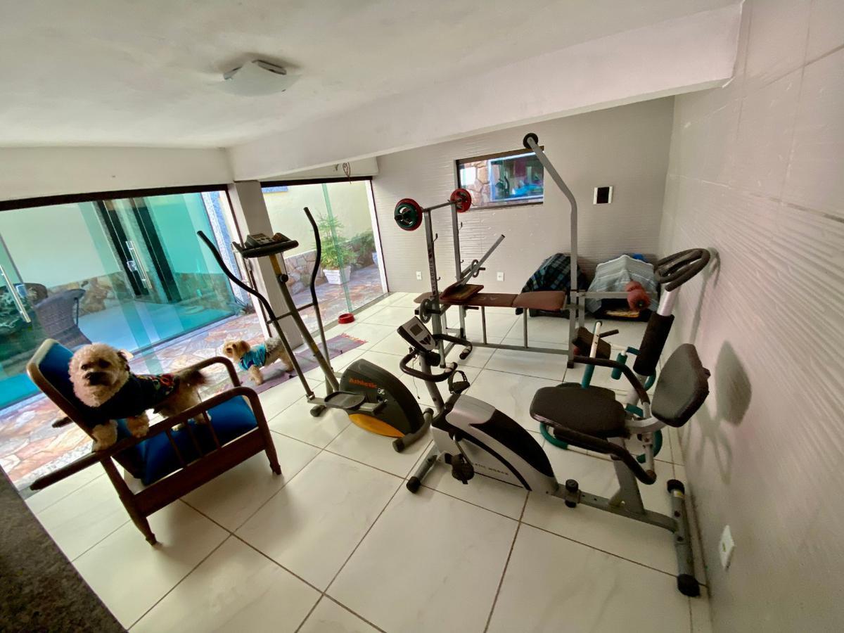 Casa, Santa Branca, 3 Quartos, 4 Vagas, 1 Suíte