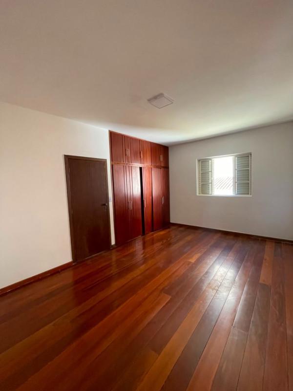 Casa, Castelo, 5 Quartos, 4 Vagas, 2 Suítes