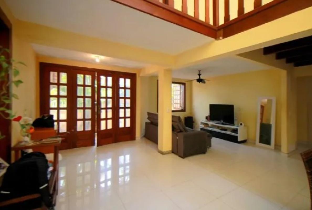 Casa, Santa Lúcia, 6 Quartos, 3 Vagas, 1 Suíte