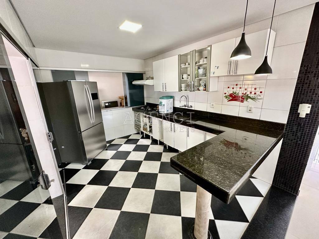Casa, Cabral, 4 Quartos, 0 Vaga, 1 Suíte